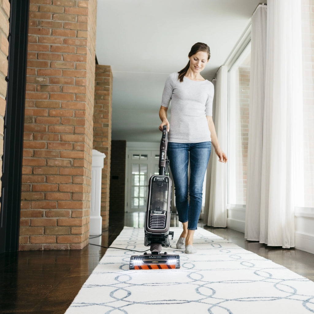 Upright Vacuum with DuoClean Self-Cleaning O269466