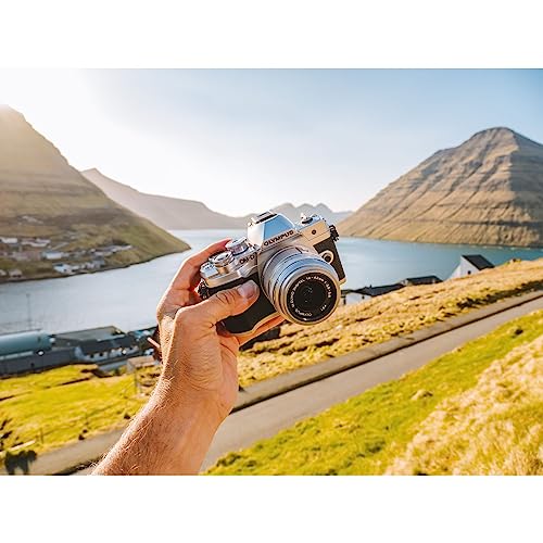 Silver Camera Body & 14-42mm Lens U40935