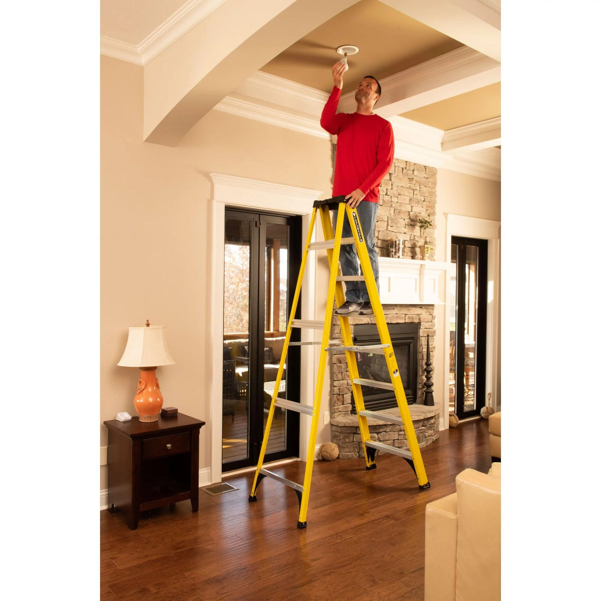 8' Fiberglass Step Ladder E755337