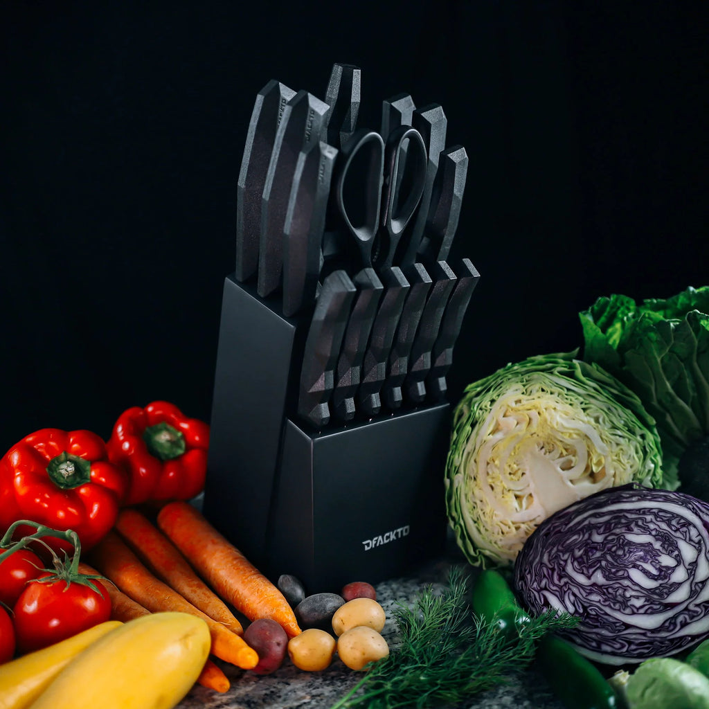 15 Piece Full Tang Black Kitchen Knife Block Set N73808