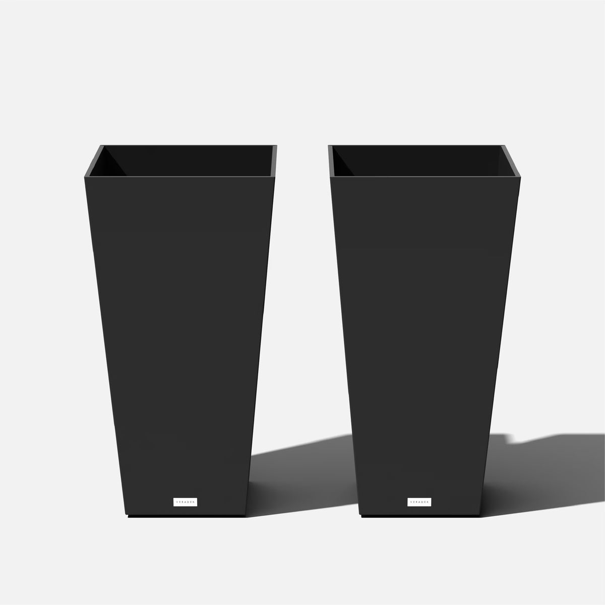 Black Plastic Planter 2-Pack Y910156