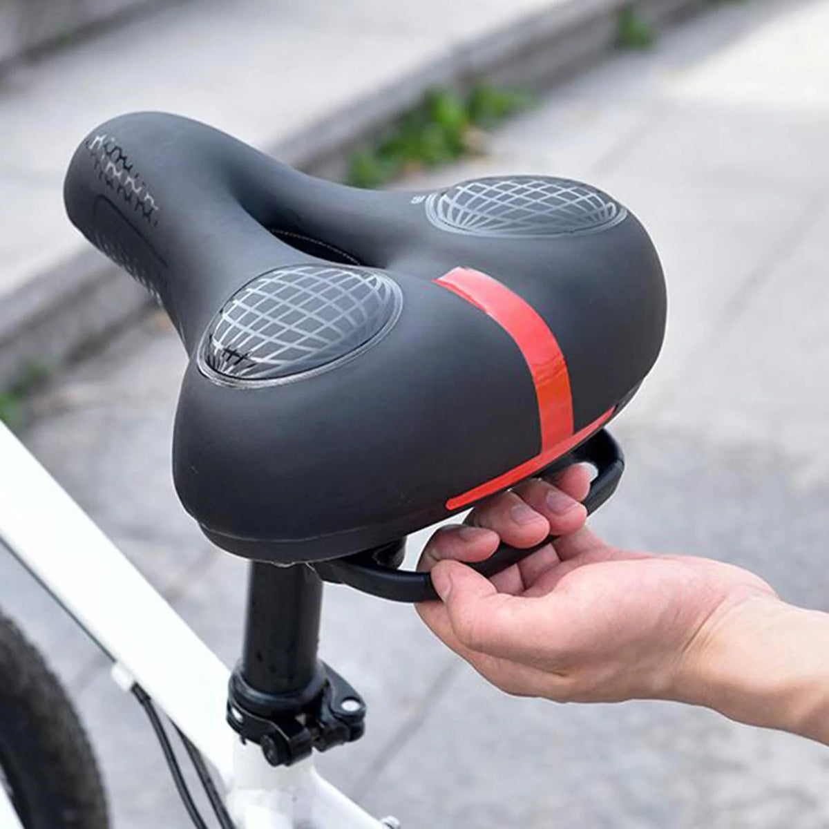 Black and Red Bike Saddle K2210