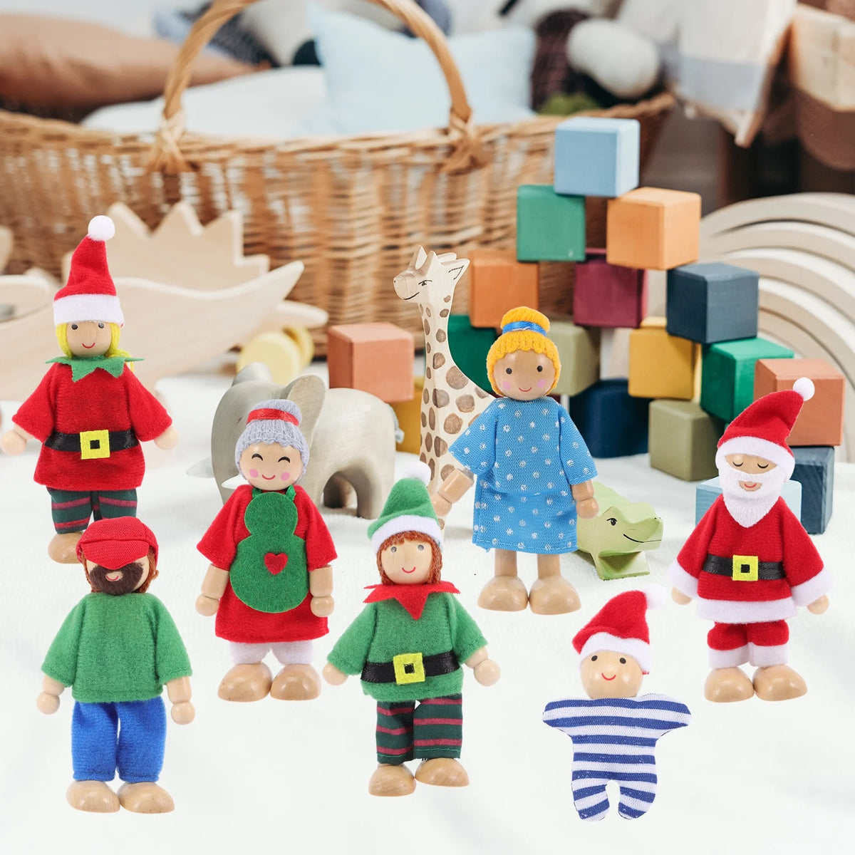 7 Pcs Wooden Dolls Playset X4537