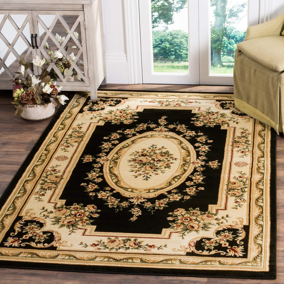 5'3" x 7'6" Black & Ivory Traditional Area Rug N3440