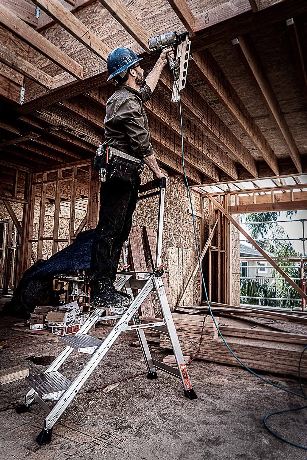 4-Step Jumbo Ladder V66050
